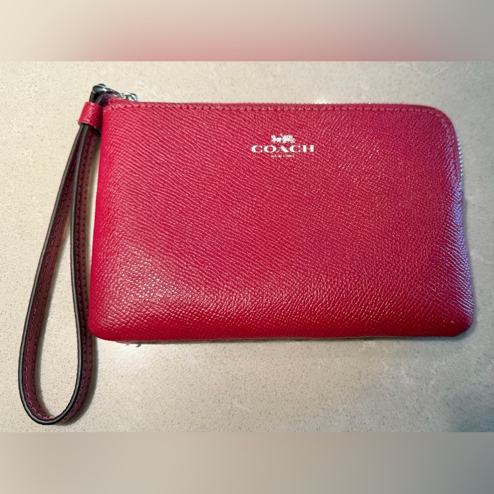 NWOT Coach Red Pebbled Leather Wristlet